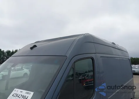 2019 Mercedes-Benz Sprinter 2500 High Roof V6/Standard Roof V6 z USA, uszkodzony, nr VIN WD4PF0CD0KP083893